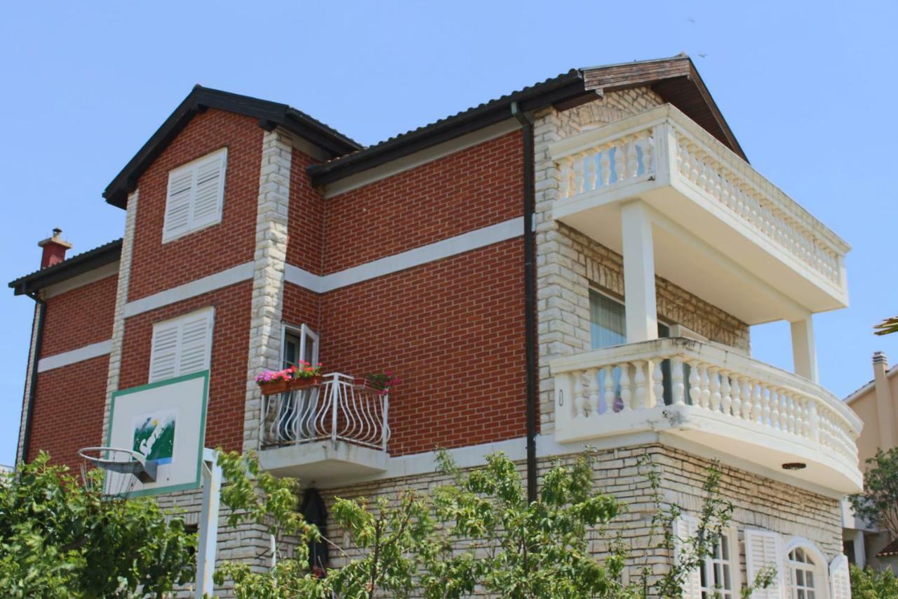 Apartments Guberina シベニク エクステリア 写真